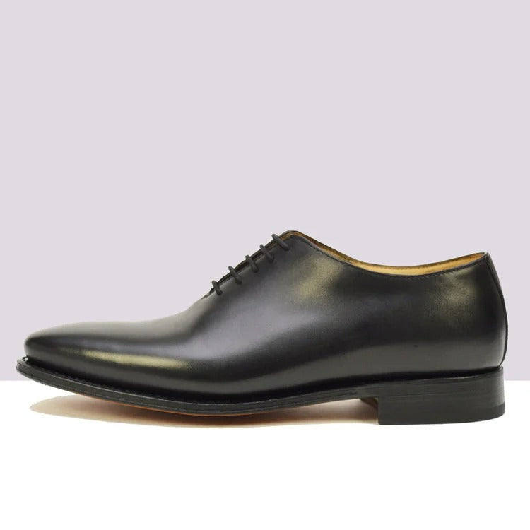 CHAUSSURE EN CUIR NOIR